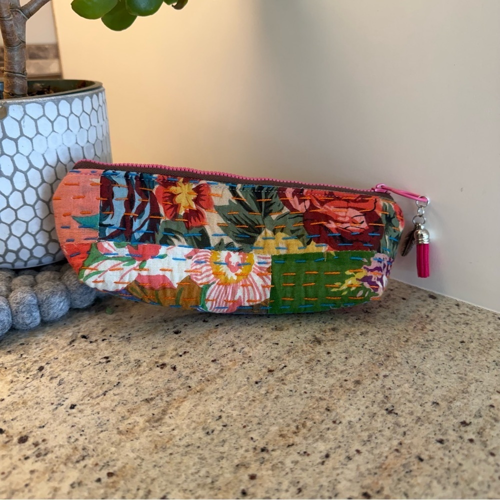 Small Zip Quilted Pouch Cosmetic Bag - Picture 2 of 5